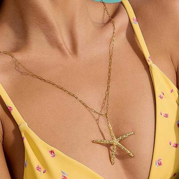 Suki 18K Gold Statement Star Necklace - Picture 4 of 5